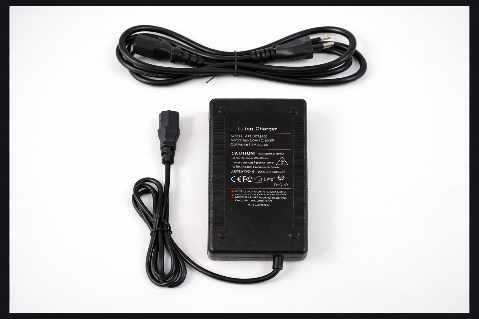 Carregador Li-ion 67.2V 3A para baterias 60V